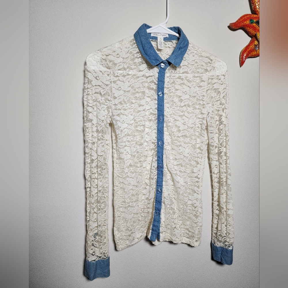 White lace long sleeve blouse